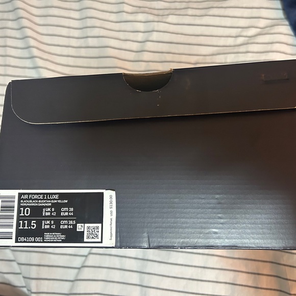 Authentic Nike Airforce Luxe 1 Black shoes size 10
Good for any weather occasion - Picture 5 of 5